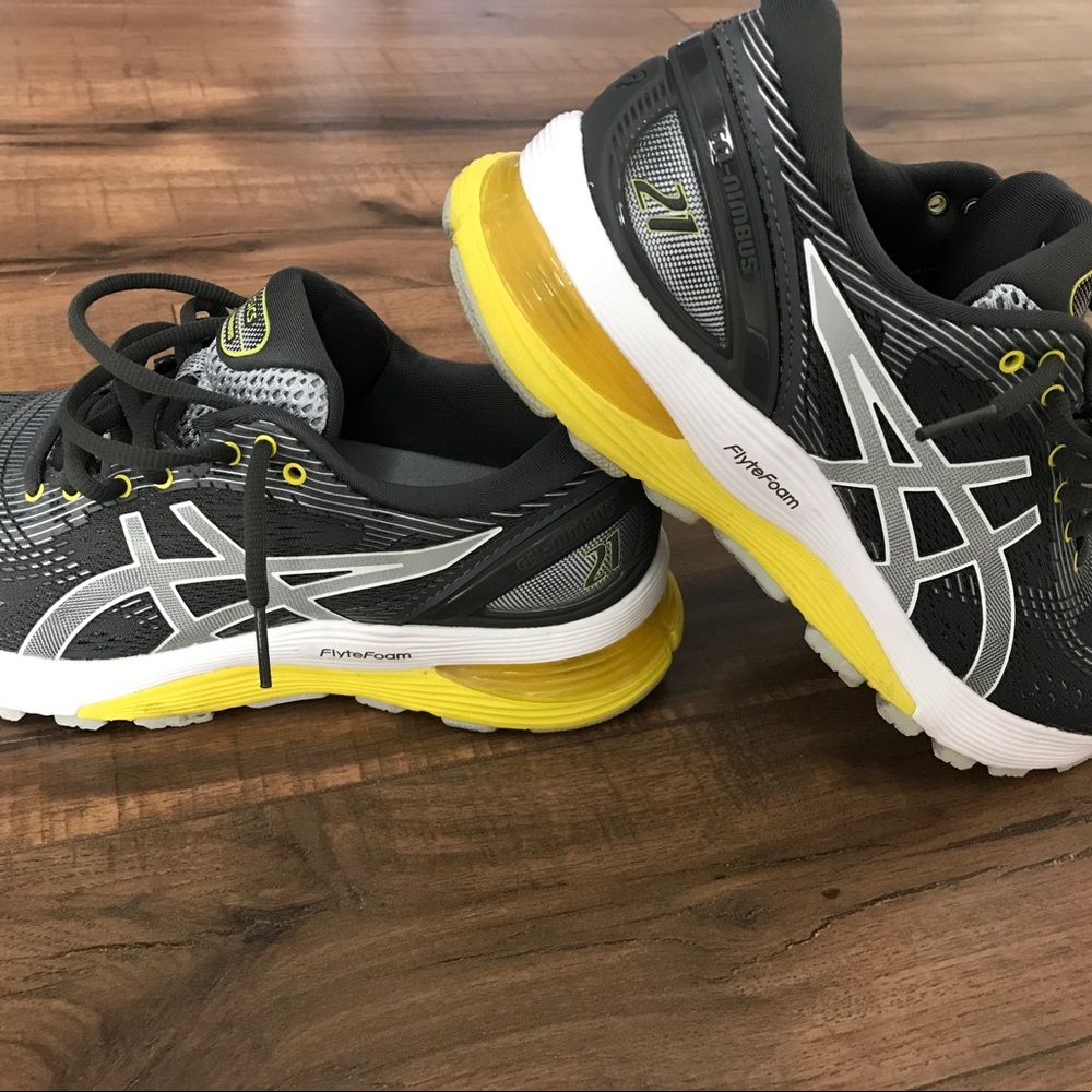 ASICS gel nimbus 21 women’s size 7